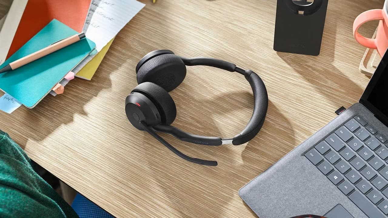 Jabra Evolve2 55 Lifestyle Image